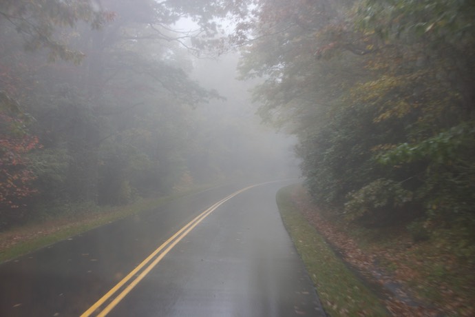 Wolken, regen en mist op de Blue ridge parkway