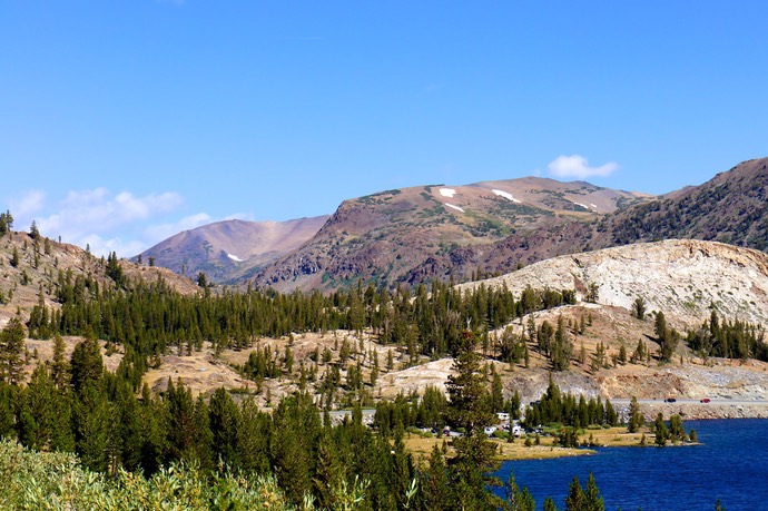 Langs de Tioga road