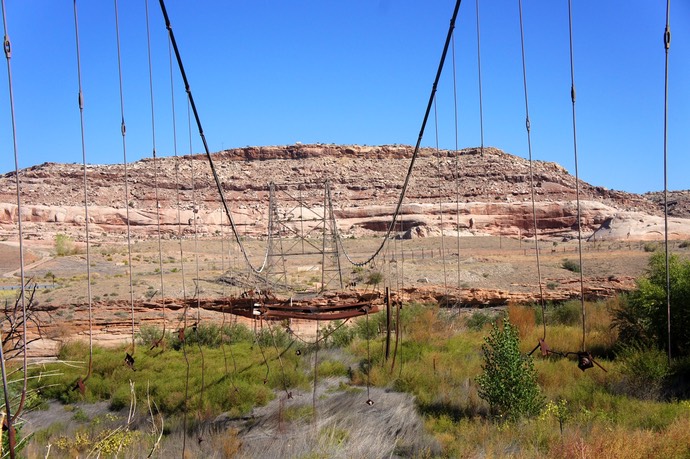 Dewey bridge