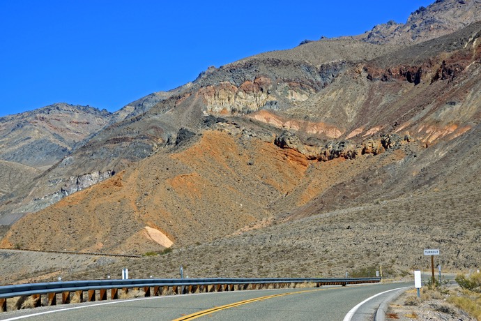 Gekleurde bergen in Death Valley