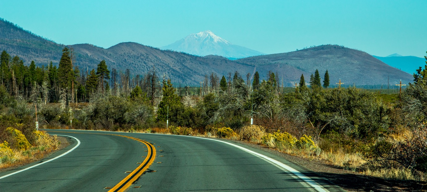 Mount Shasta in de verte