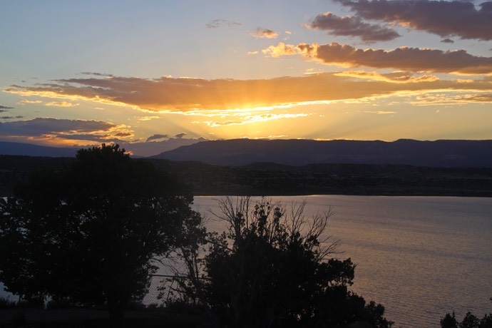 Zonsondergang bij Lake Abiquiu